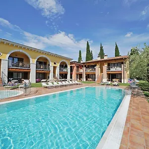  Apartment Corte Leonardo Italien