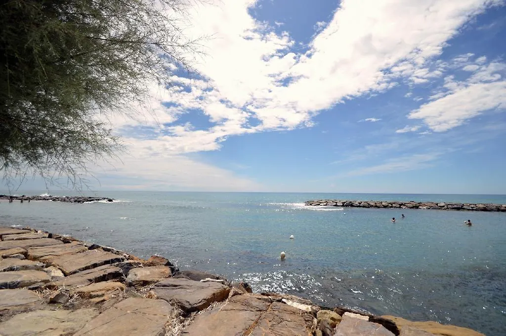 Residenza Marina Riva Ligure 0*,